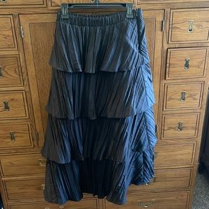 Black crinkle skirt by Show me your mumu